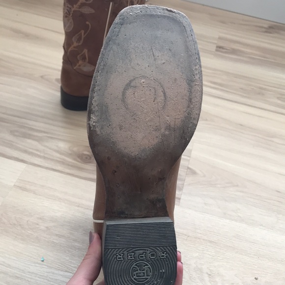 Brand new only worn once boots. - Picture 3 of 5